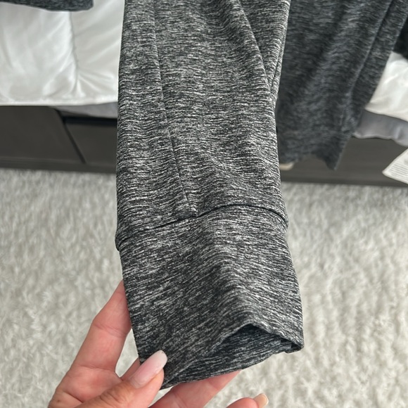 American Eagle Outfitters Active Flex jacket and joggers - Picture 8 of 8